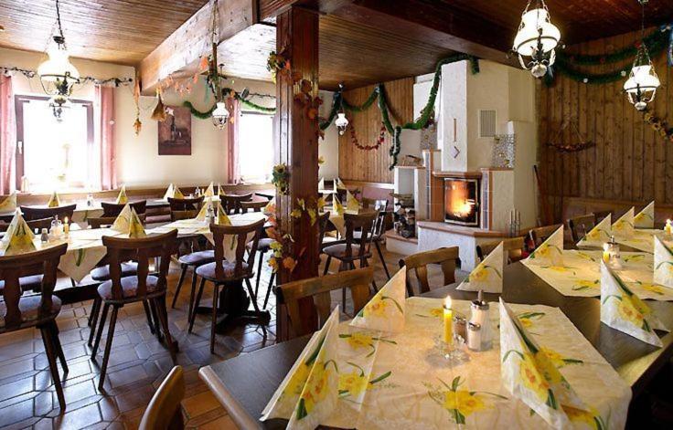 Gasthaus Mooshaeusl Hebertshausen ภายนอก รูปภาพ